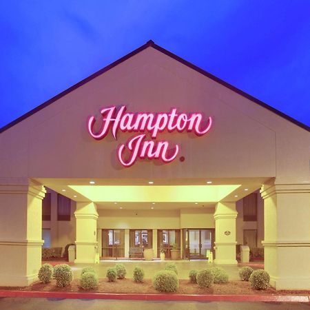 Hampton Inn Честър Екстериор снимка